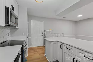 6260 Rosecroft Dr, Charlotte, NC 28215 - Photo 12