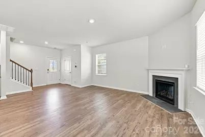8133 Clairwood Drive, Charlotte, NC 28269 - Photo 8