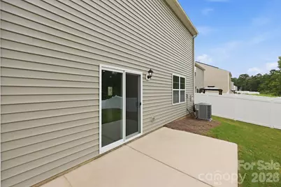 8133 Clairwood Drive, Charlotte, NC 28269 - Photo 32
