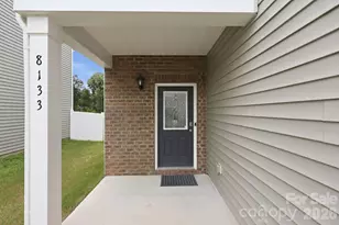 8133 Clairwood Dr, Charlotte, NC 28269 - Photo 2