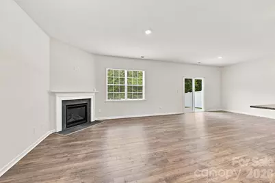 8133 Clairwood Drive, Charlotte, NC 28269 - Photo 6