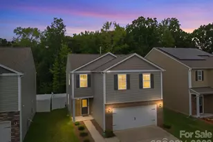 8133 Clairwood Dr, Charlotte, NC 28269 - Photo 1