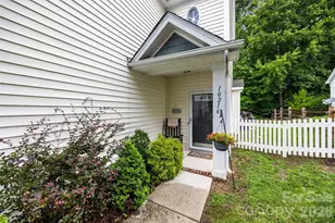 10216 Old Carolina Dr, Charlotte, NC 28214 - Photo 2
