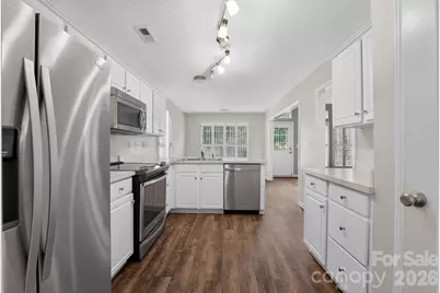8220 Upsall Court, Charlotte, NC 28215 - Photo 8