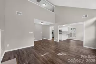 8220 Upsall Ct, Charlotte, NC 28215 - Photo 4