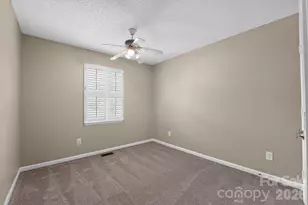 8220 Upsall Ct, Charlotte, NC 28215 - Photo 12