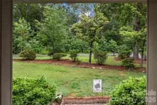 101 Magnolia Dr, Mount Holly, NC 28120 - Photo 6