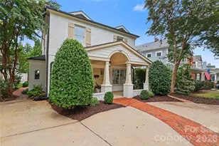 1825 Lombardy Cir, Charlotte, NC 28203 - Photo 2