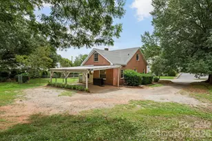 232 Maple St, Rutherfordton, NC 28139 - Photo 6