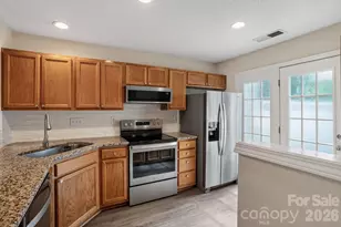 8318 Christmas Ct, Charlotte, NC 28216 - Photo 16