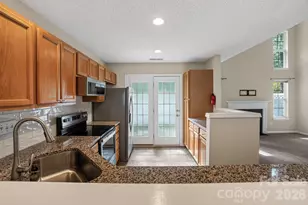 8318 Christmas Ct, Charlotte, NC 28216 - Photo 14