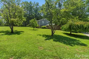 20 S Oak Forest Dr, Asheville, NC 28803 - Photo 2
