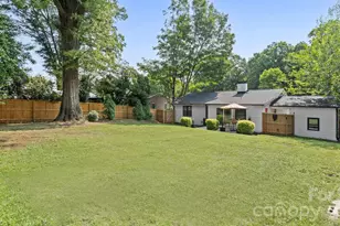 914 Crestmere St, Charlotte, NC 28208 - Photo 36