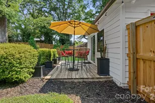 914 Crestmere St, Charlotte, NC 28208 - Photo 30