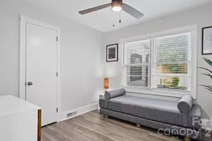 914 Crestmere St, Charlotte, NC 28208 - Photo 22