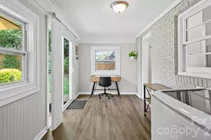 914 Crestmere St, Charlotte, NC 28208 - Photo 26