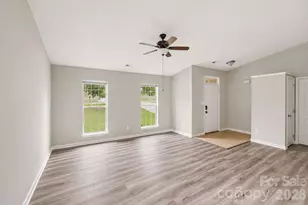 1828 Sugar Hollow Dr, Charlotte, NC 28214 - Photo 8