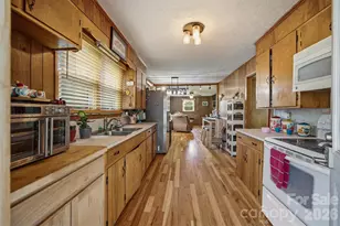 1082 Maple St, Granite Falls, NC 28630 - Photo 12