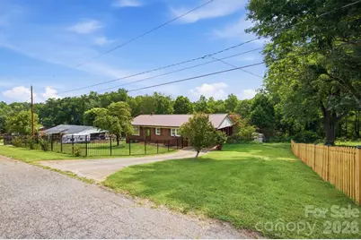 1082 Maple Street, Granite Falls, NC 28630 - Photo 4