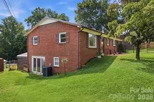 1082 Maple St, Granite Falls, NC 28630 - Photo 6