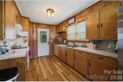 1082 Maple Street, Granite Falls, NC 28630 - Photo 10