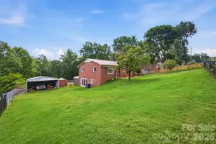 1082 Maple St, Granite Falls, NC 28630 - Photo 2