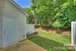 8453 Big Creek Ct, Charlotte, NC 28105 - Photo 32
