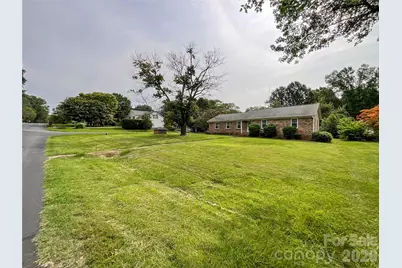 14232 Springwater Drive, Matthews, NC 28105 - Photo 2