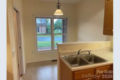 513 26th Avenue NE, Hickory, NC 28601 - Photo 10
