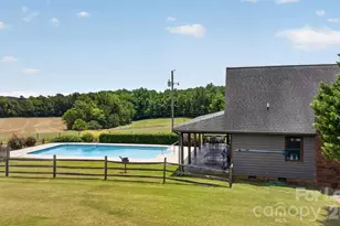 441 Bee Hive Rd, Columbus, NC 28722 - Photo 4