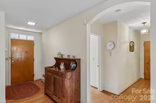1404 Valmont Dr, Hendersonville, NC 28791 - Photo 6