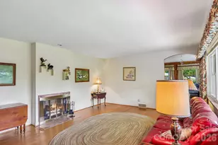 1404 Valmont Dr, Hendersonville, NC 28791 - Photo 8