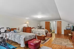 1404 Valmont Dr, Hendersonville, NC 28791 - Photo 28