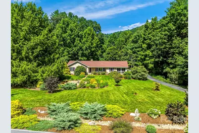 13 Ashley Road, Asheville, NC 28805 - Photo 2
