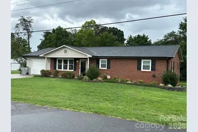 1807 Forest Hills Park SW, Lenoir, NC 28645 - Photo 2