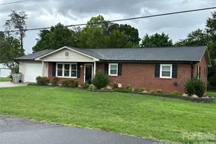 1807 Forest Hills Park SW, Lenoir, NC 28645 - Photo 2