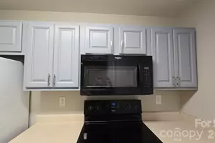 9811 Campus Walk Ln, Charlotte, NC 28262 - Photo 10