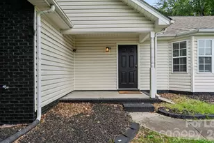 3320 Whitebridge Ln, Charlotte, NC 28262 - Photo 2
