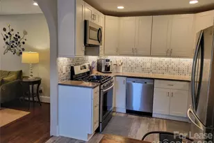 1338 Dresden Dr W, Charlotte, NC 28205 - Photo 4