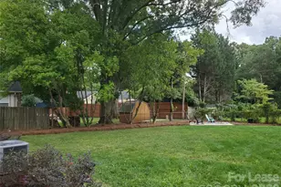 1338 Dresden Dr W, Charlotte, NC 28205 - Photo 14