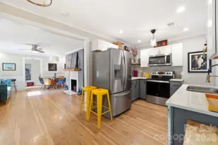 2137 Highland St, Charlotte, NC 28208 - Photo 10