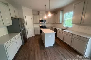 16846 Cozy Cove Rd, Charlotte, NC 28278 - Photo 2