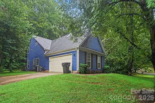 8722 Woodhill Manor Ct, Charlotte, NC 28215 - Photo 1