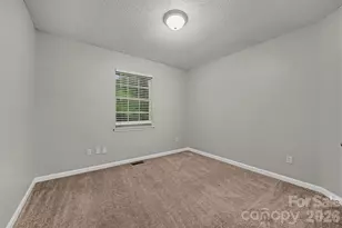 8722 Woodhill Manor Ct, Charlotte, NC 28215 - Photo 10