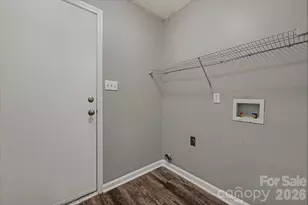 8722 Woodhill Manor Ct, Charlotte, NC 28215 - Photo 16