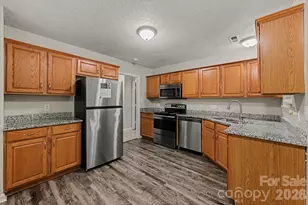 8722 Woodhill Manor Ct, Charlotte, NC 28215 - Photo 6
