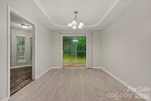 8722 Woodhill Manor Ct, Charlotte, NC 28215 - Photo 4