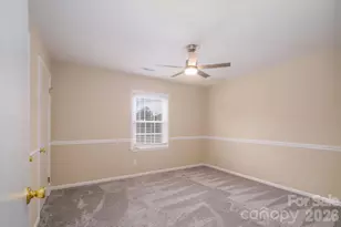 6810 Farmingdale Dr, Charlotte, NC 28212 - Photo 12