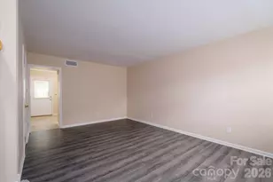 6810 Farmingdale Dr, Charlotte, NC 28212 - Photo 8