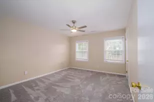 6810 Farmingdale Dr, Charlotte, NC 28212 - Photo 14